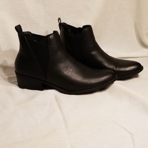 Hot Tomato Black Slip-on Ankle Boots Size 9